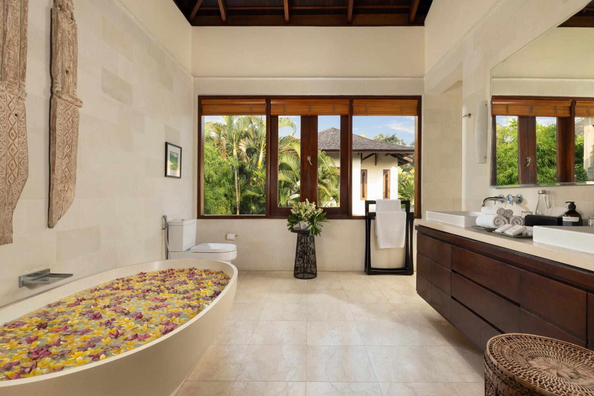 The Suar Seminyak By Nakula Hotell Exteriör bild