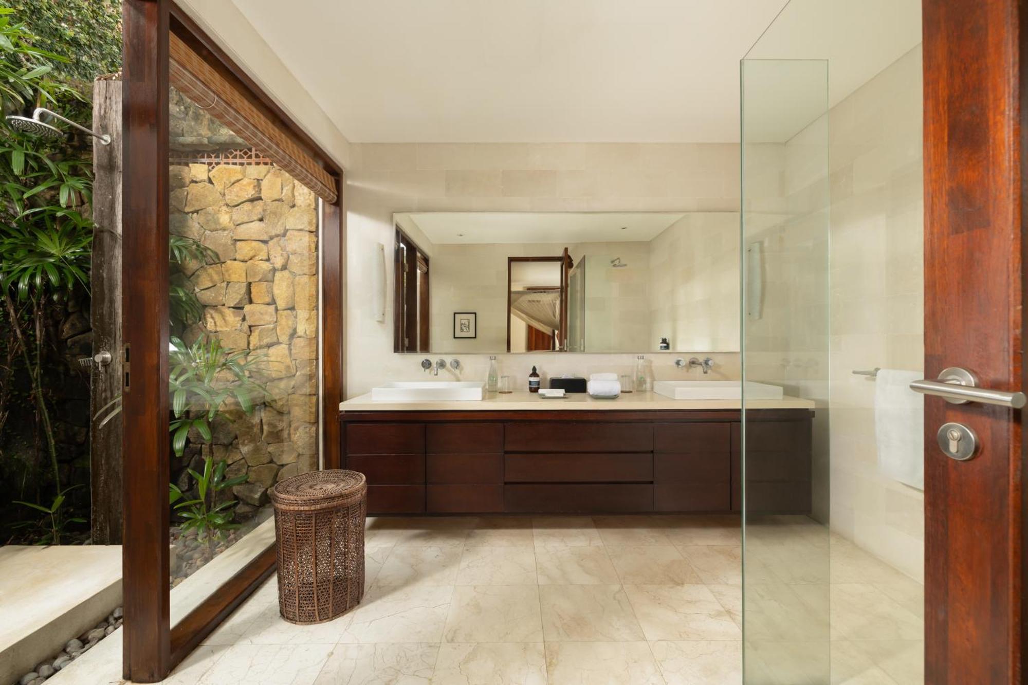 The Suar Seminyak By Nakula Hotell Exteriör bild